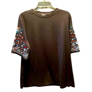 Short Sleeve Embroidered Tee